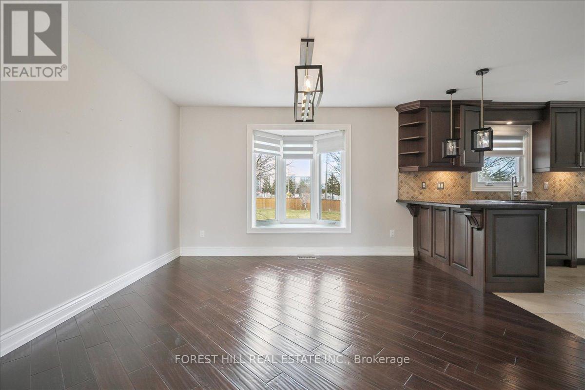 2579 Kenna Court, Mississauga, Ontario  L5K 2K4 - Photo 10 - W12895164