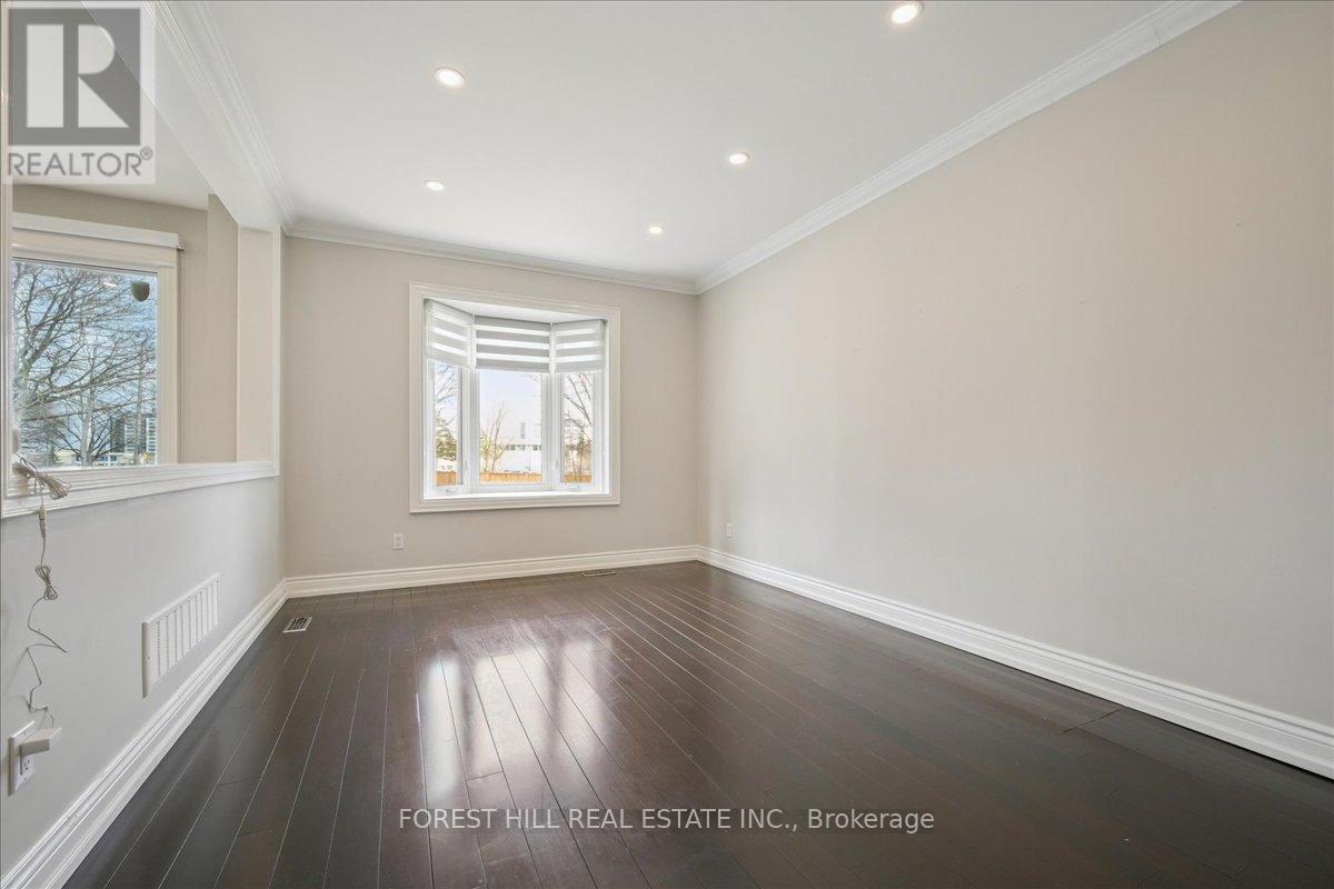 2579 Kenna Court, Mississauga, Ontario  L5K 2K4 - Photo 14 - W12895164