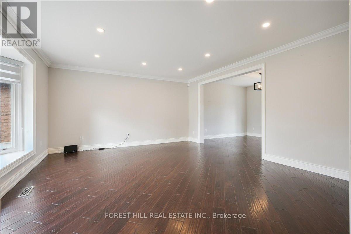 2579 Kenna Court, Mississauga, Ontario  L5K 2K4 - Photo 7 - W12895164