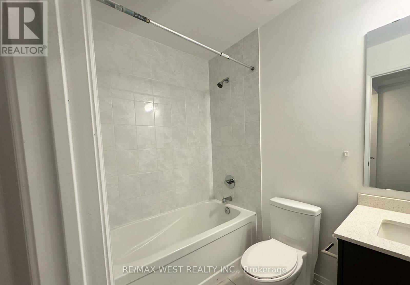 106 - 95 Attmar Drive, Brampton, Ontario  L6P 0Y6 - Photo 17 - W12895172