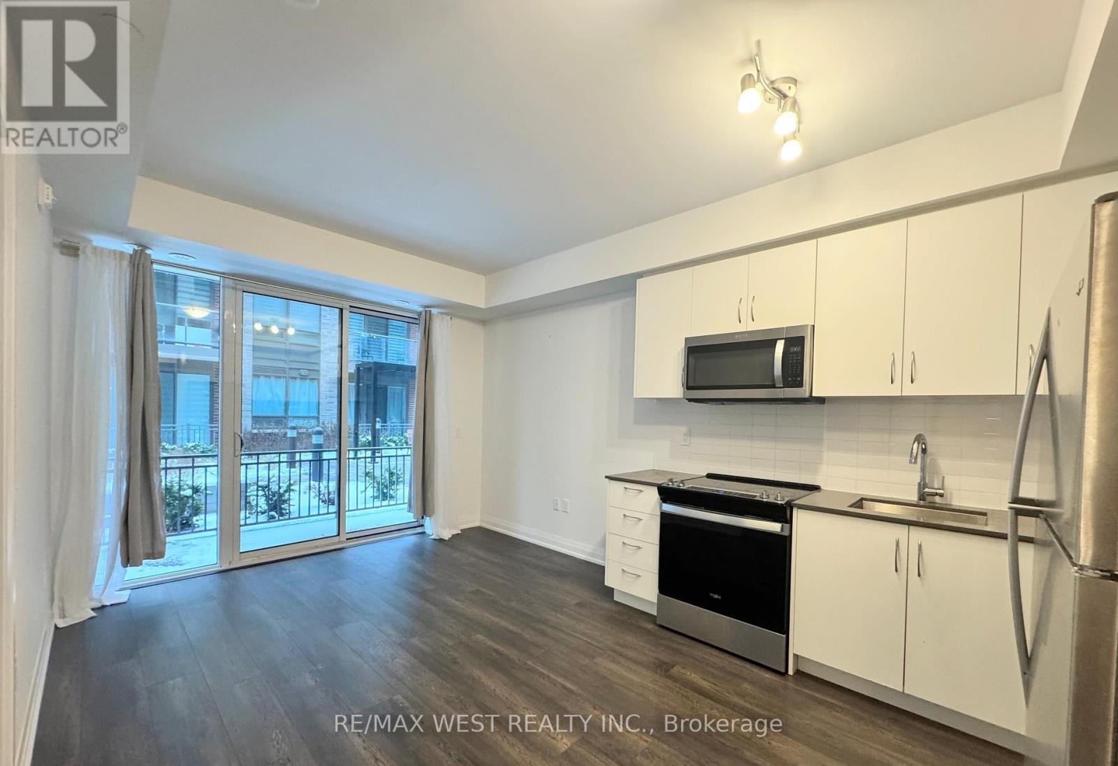 106 - 95 Attmar Drive, Brampton, Ontario  L6P 0Y6 - Photo 4 - W12895172