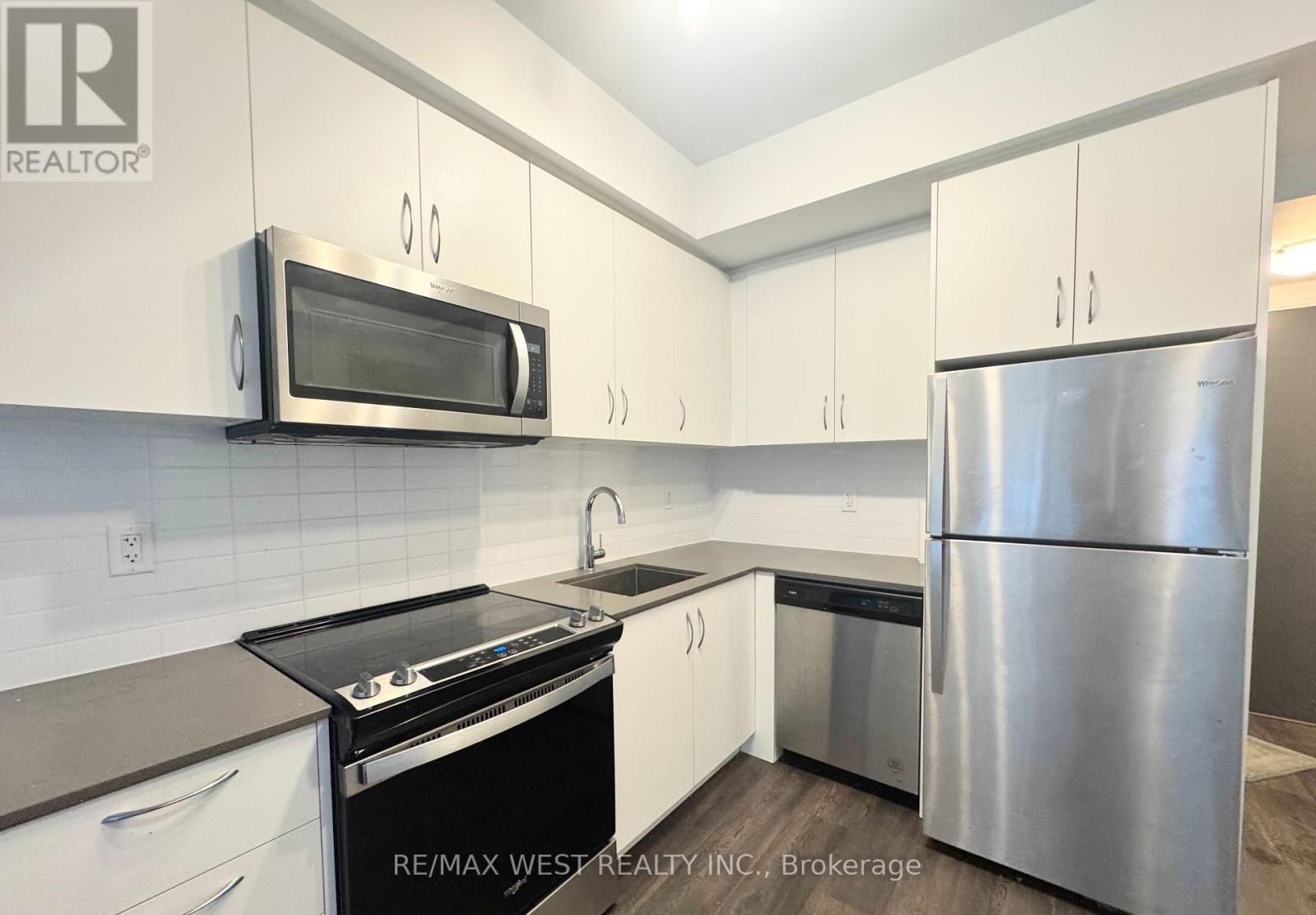 106 - 95 Attmar Drive, Brampton, Ontario  L6P 0Y6 - Photo 5 - W12895172