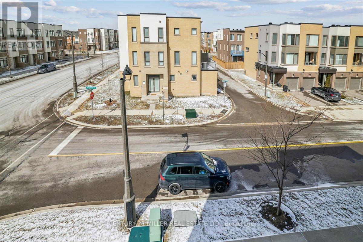 305 - 150 Sabina Drive, Oakville, Ontario  L6H 0W3 - Photo 32 - W12895240