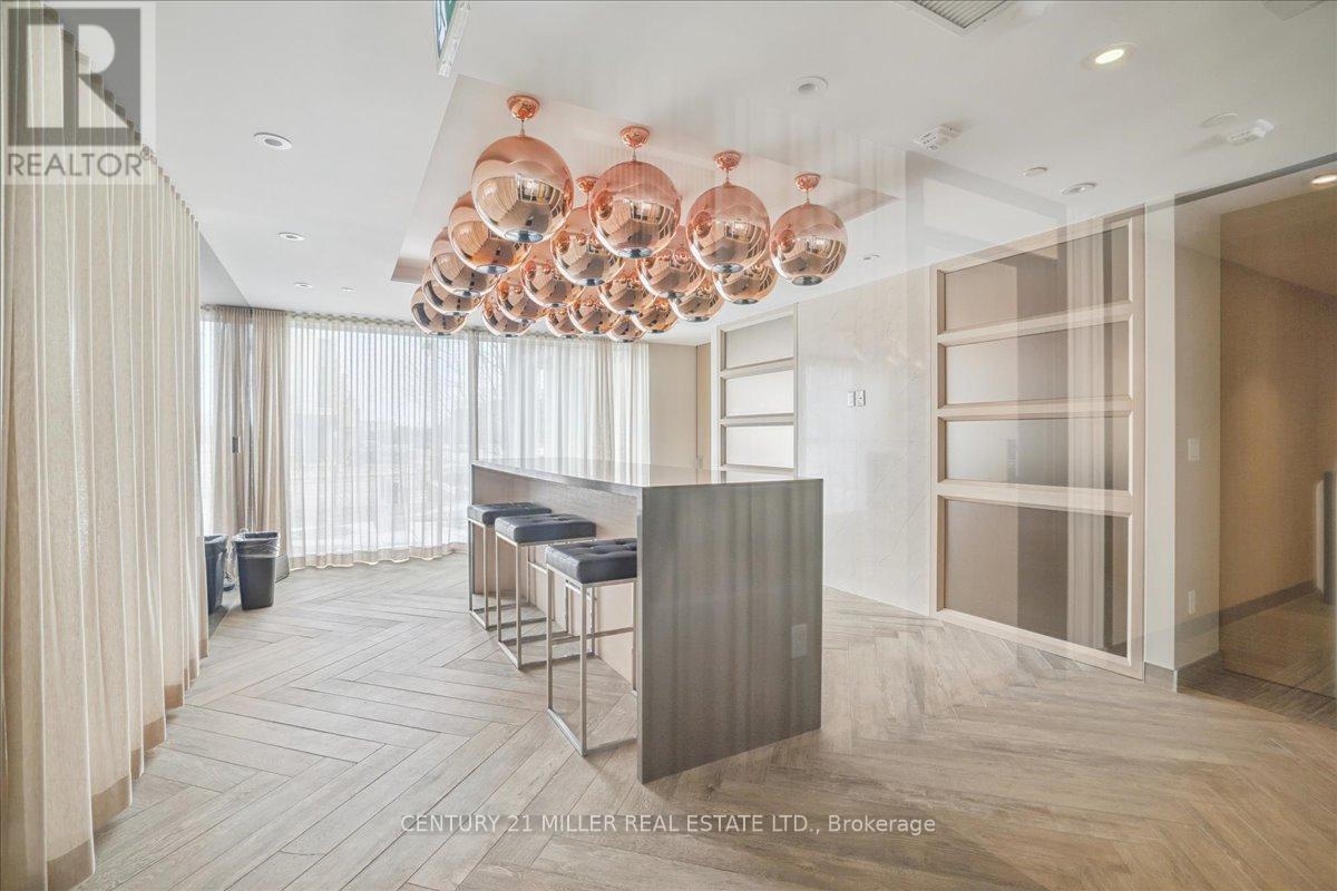 305 - 150 Sabina Drive, Oakville, Ontario  L6H 0W3 - Photo 33 - W12895240