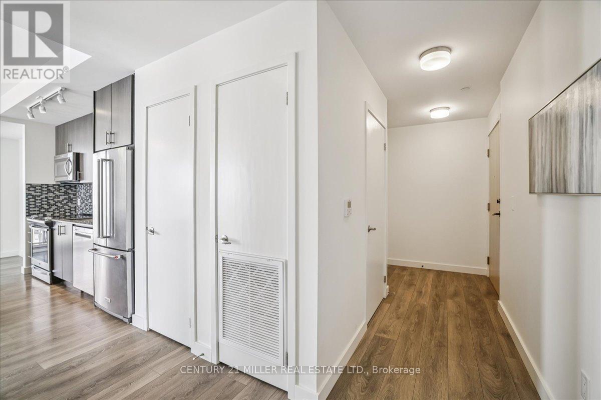 305 - 150 Sabina Drive, Oakville, Ontario  L6H 0W3 - Photo 6 - W12895240