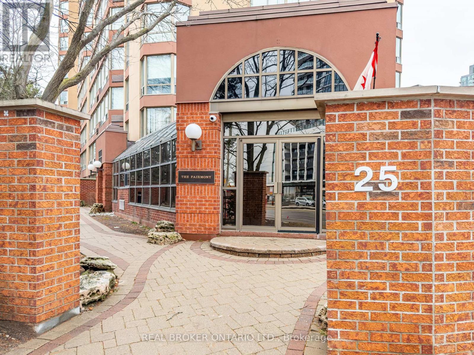 1103 - 25 Fairview Road W, Mississauga (Fairview), Ontario  L5B 3Y8 - Photo 2 - W12895288