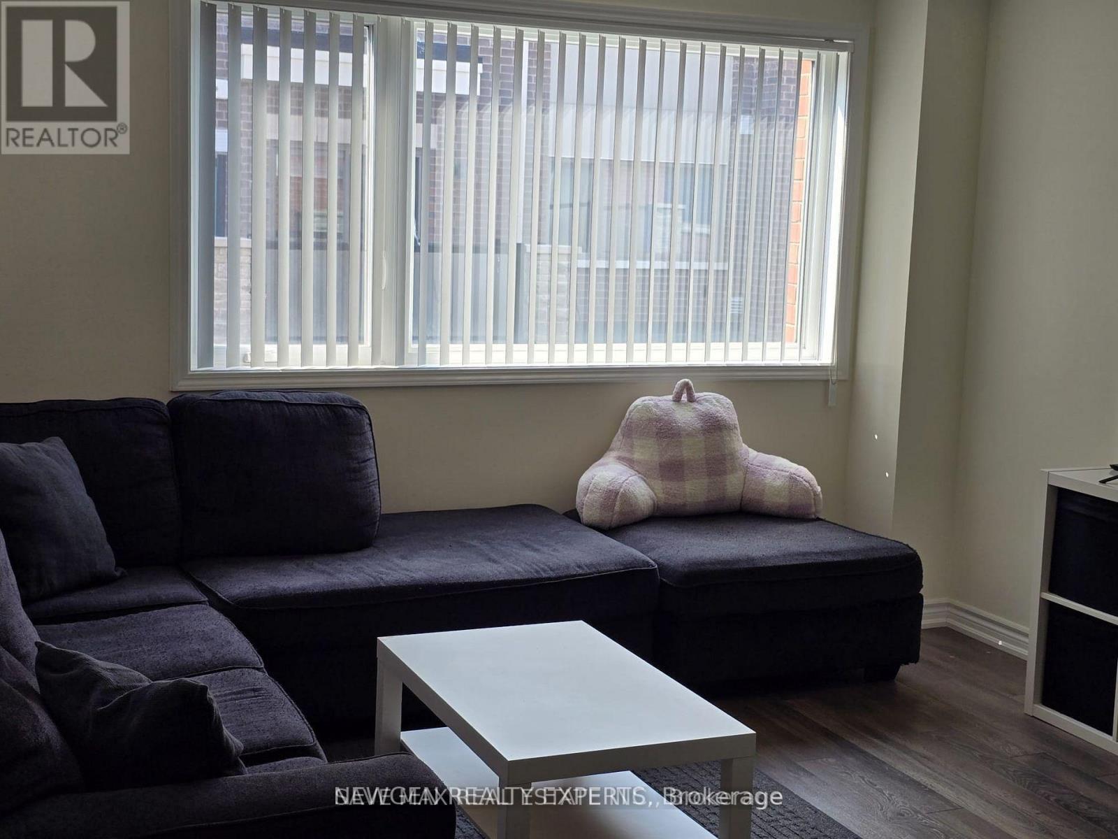 11 - 230 Lagerfeld Drive, Brampton, Ontario  L7A 5G9 - Photo 2 - W12895326