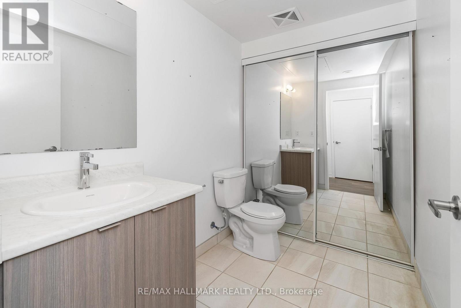 H202 - 90 Canon Jackson Drive, Toronto, Ontario  M6M 0B9 - Photo 11 - W12895332