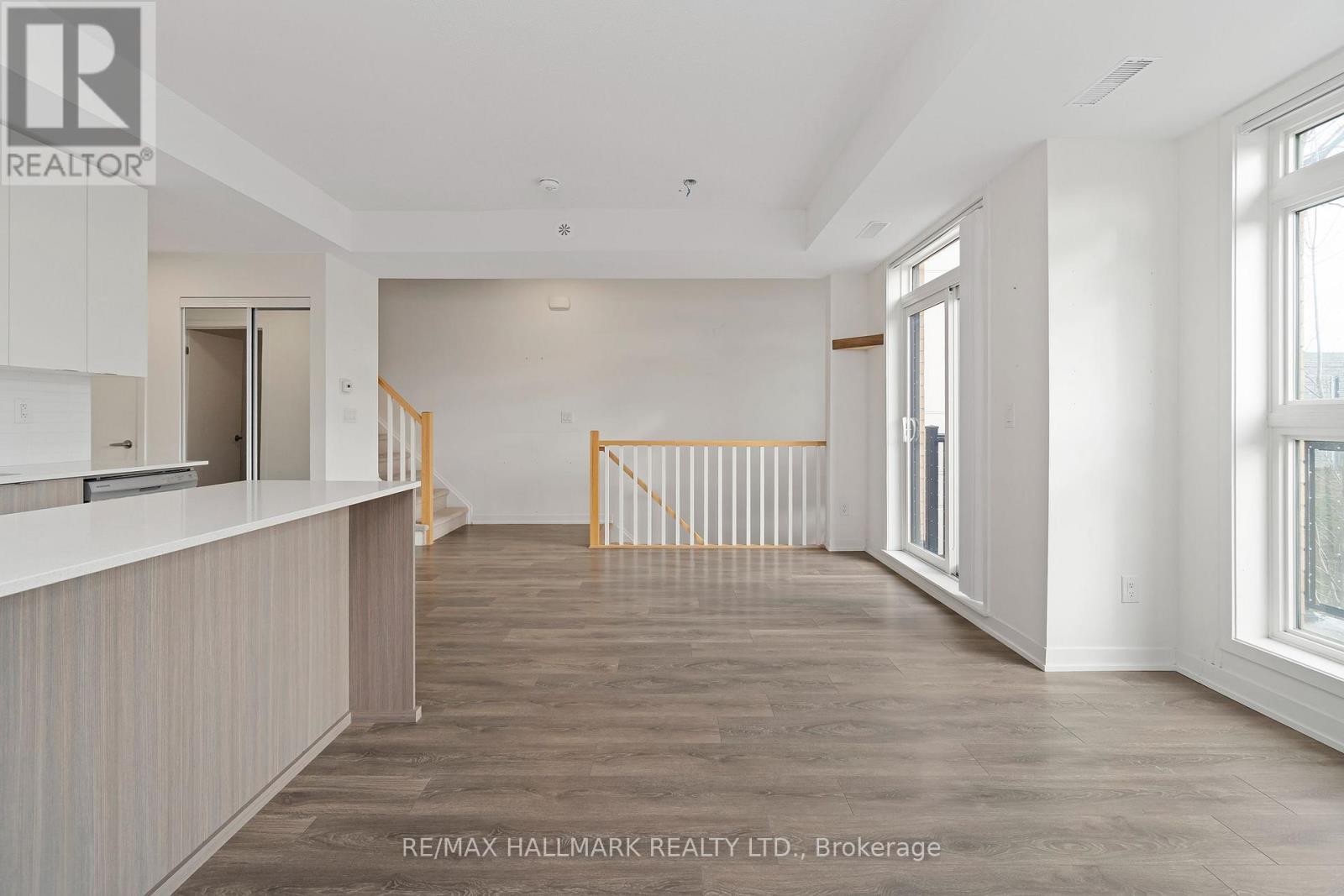 H202 - 90 Canon Jackson Drive, Toronto, Ontario  M6M 0B9 - Photo 6 - W12895332