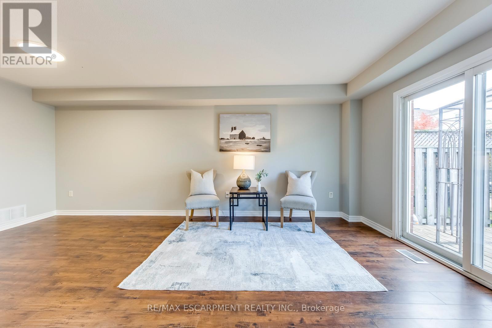 4401 Peter Drive, Burlington, Ontario  L7L 6S6 - Photo 11 - W12895354