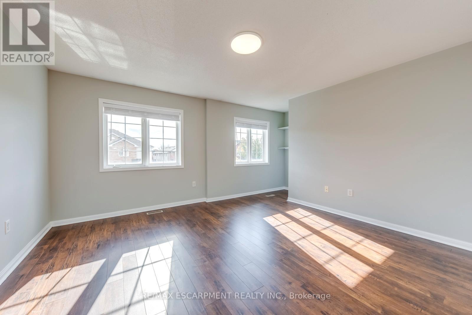 4401 Peter Drive, Burlington, Ontario  L7L 6S6 - Photo 23 - W12895354