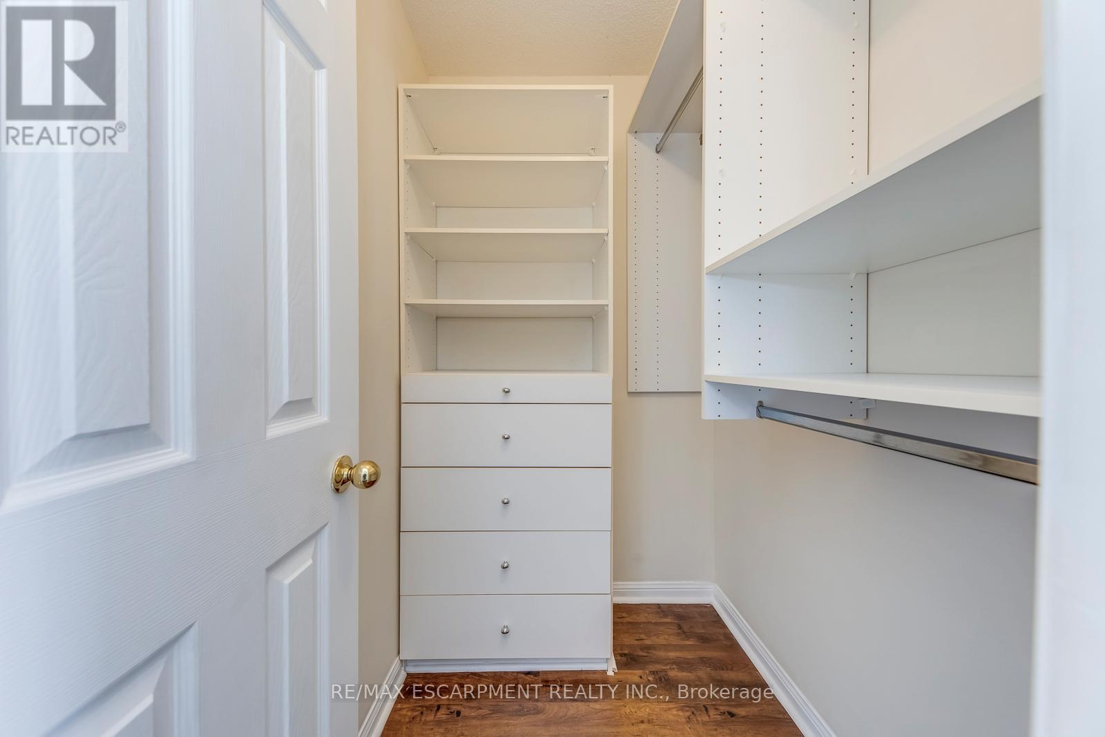 4401 Peter Drive, Burlington, Ontario  L7L 6S6 - Photo 25 - W12895354