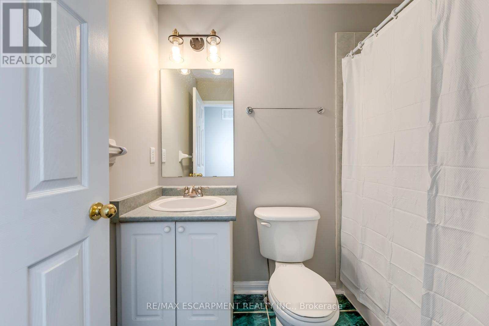 4401 Peter Drive, Burlington, Ontario  L7L 6S6 - Photo 31 - W12895354