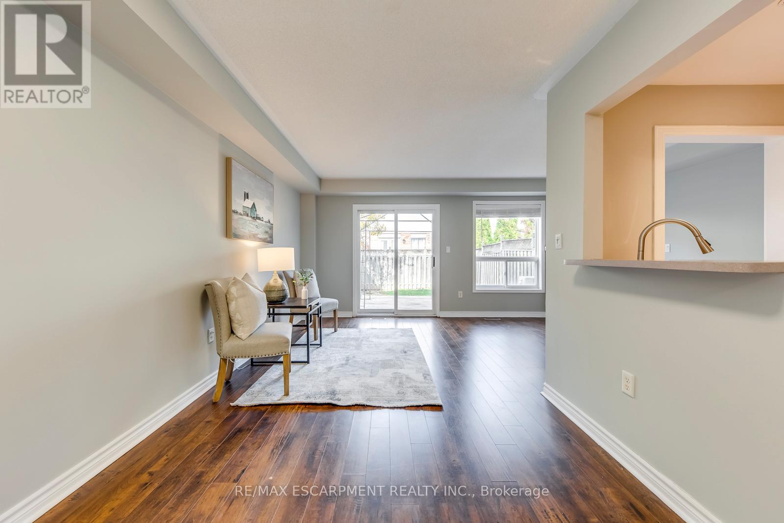 4401 Peter Drive, Burlington, Ontario  L7L 6S6 - Photo 6 - W12895354