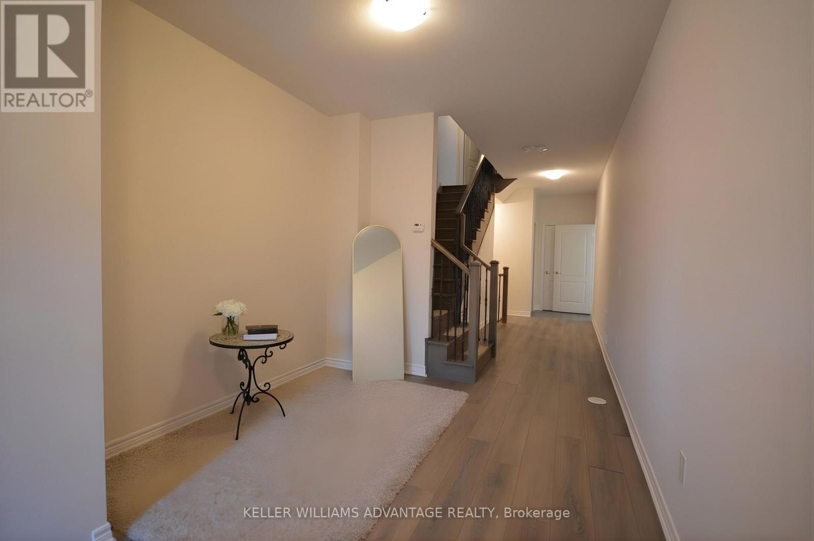 466 Silver Maple Road, Oakville, Ontario  L6H 3P5 - Photo 4 - W12895388