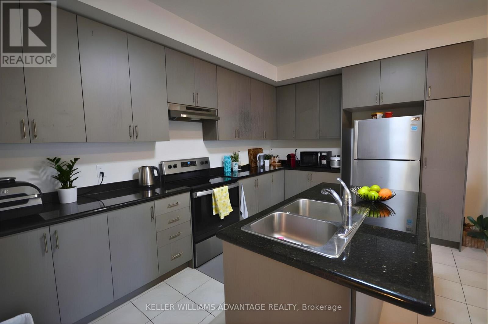 466 Silver Maple Road, Oakville, Ontario  L6H 3P5 - Photo 9 - W12895388