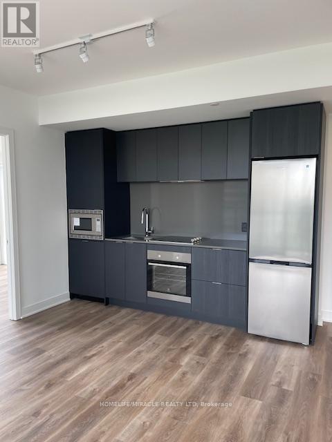 502 - 86 Dundas Street E, Mississauga, Ontario  L5A 1W4 - Photo 4 - W12895402