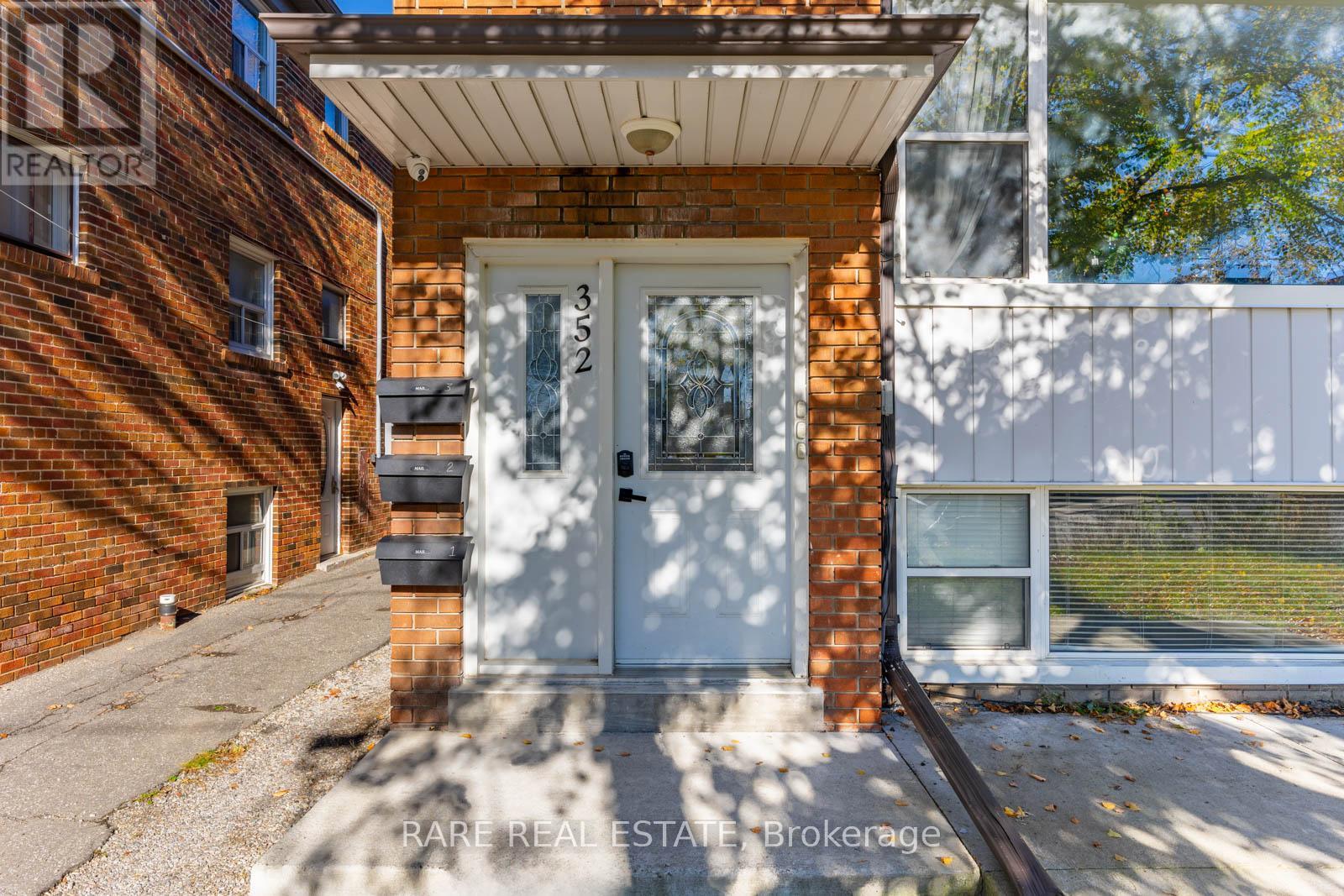 2 - 352 Hopewell Avenue, Toronto (Briar Hill-Belgravia), Ontario  M6E 2S2 - Photo 13 - W12895420