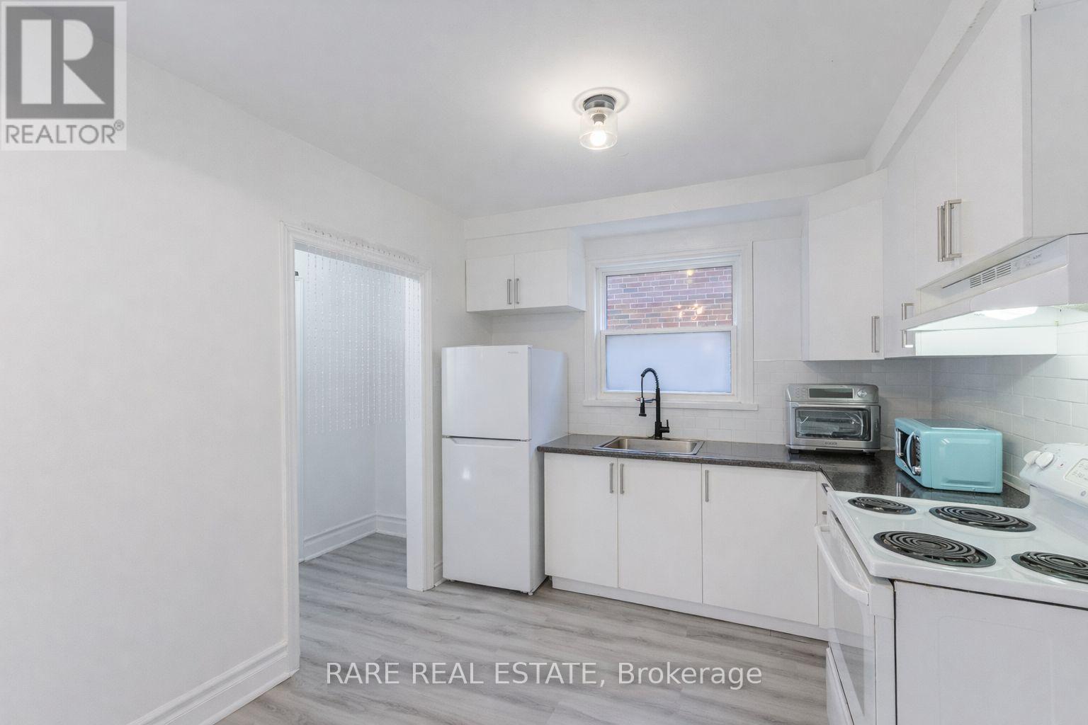 2 - 352 Hopewell Avenue, Toronto (Briar Hill-Belgravia), Ontario  M6E 2S2 - Photo 6 - W12895420