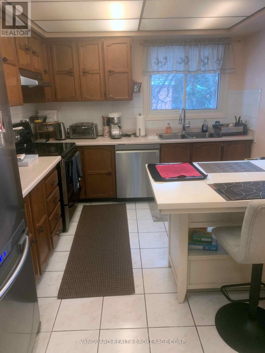 13 Bards Walkway, Toronto, Ontario  M2J 4T8 - Photo 18 - C12892210