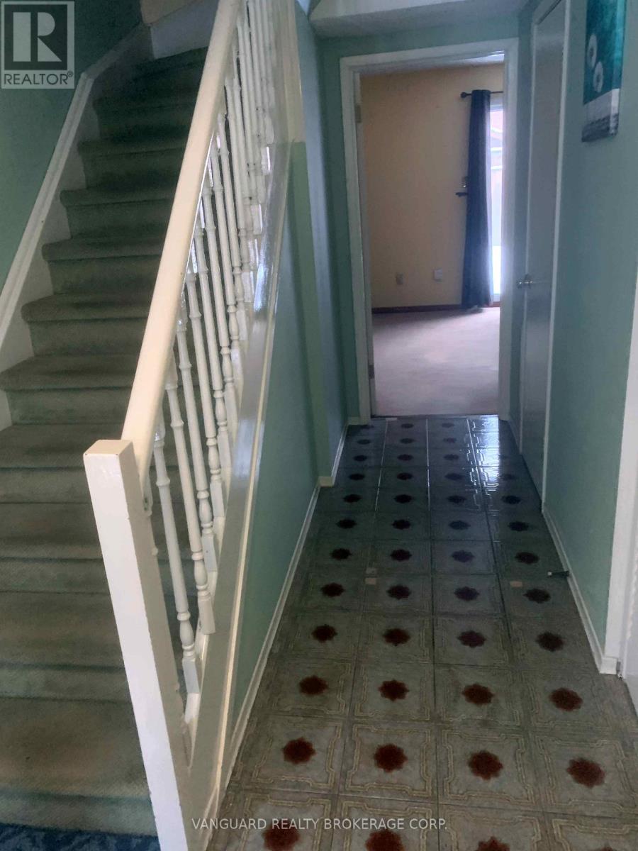 13 Bards Walkway, Toronto, Ontario  M2J 4T8 - Photo 2 - C12892210