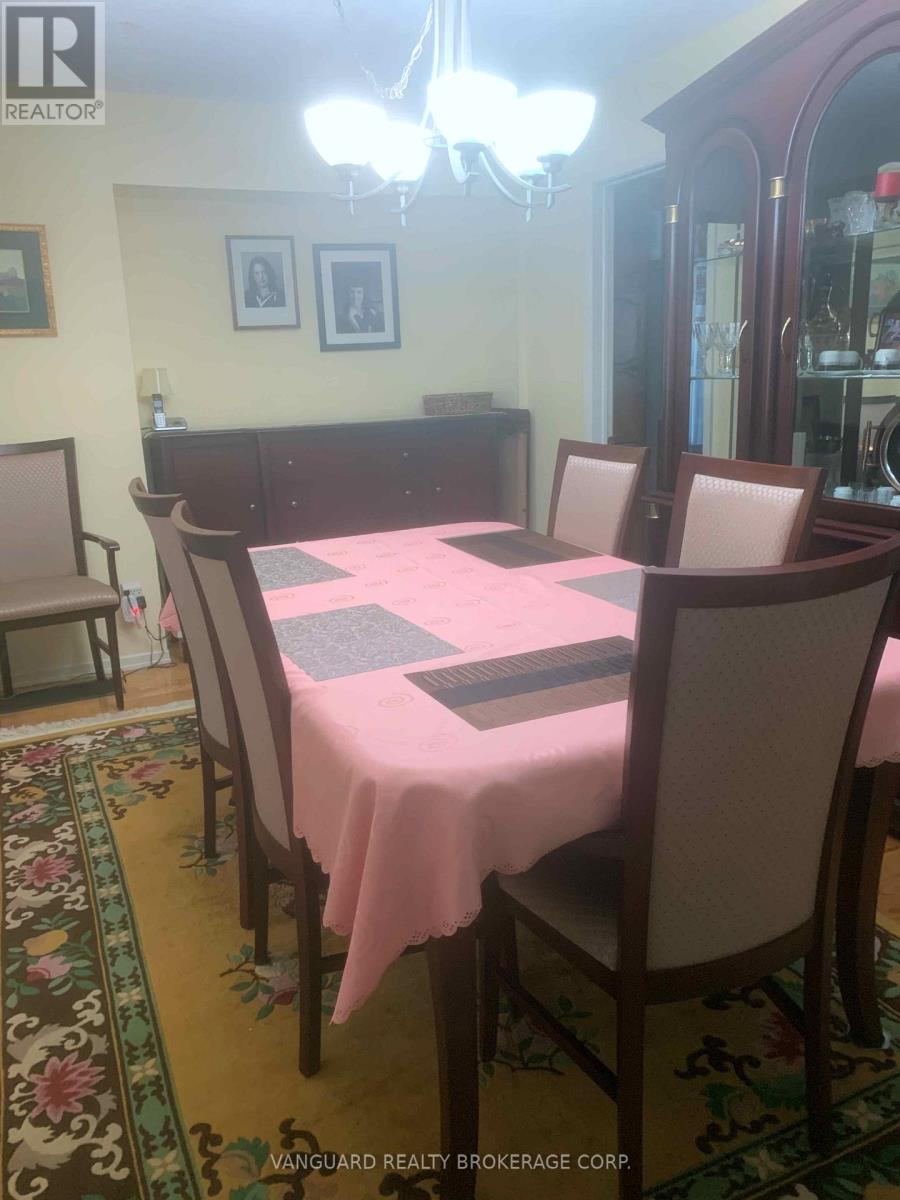 13 Bards Walkway, Toronto, Ontario  M2J 4T8 - Photo 4 - C12892210