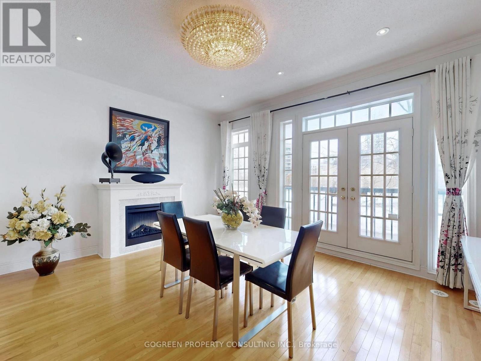 20 Bonnycastle Road, Markham, Ontario  L6G 0C2 - Photo 4 - N12870484