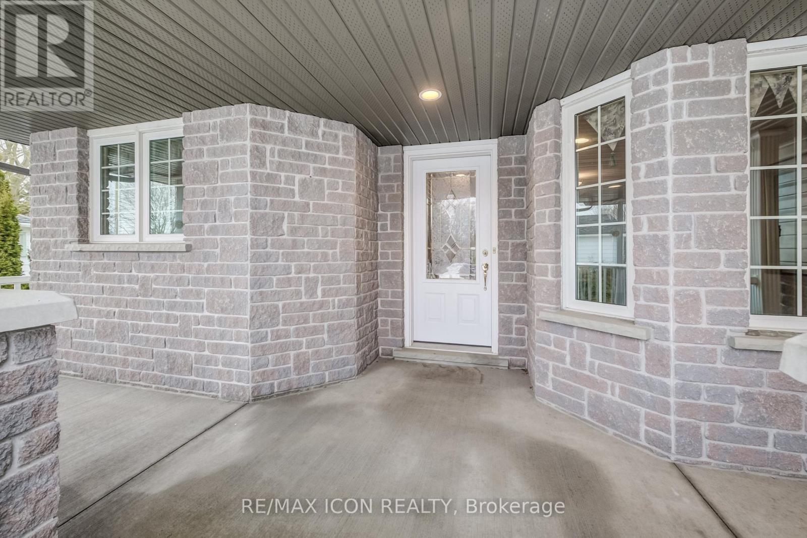 385 Birmingham Street E, Wellington North, Ontario  N0G 2L2 - Photo 4 - X12895182