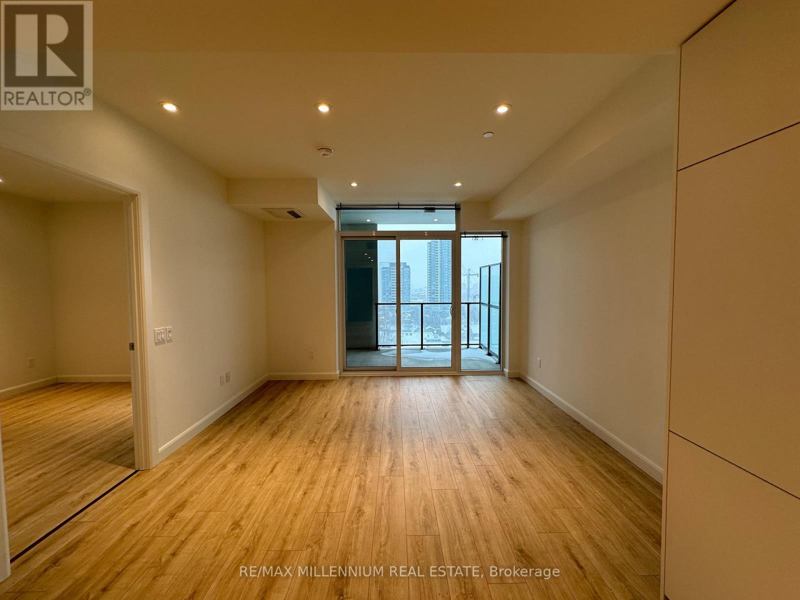 1006 - 741 King Street W, Kitchener, Ontario  N2G 0E9 - Photo 4 - X12895266