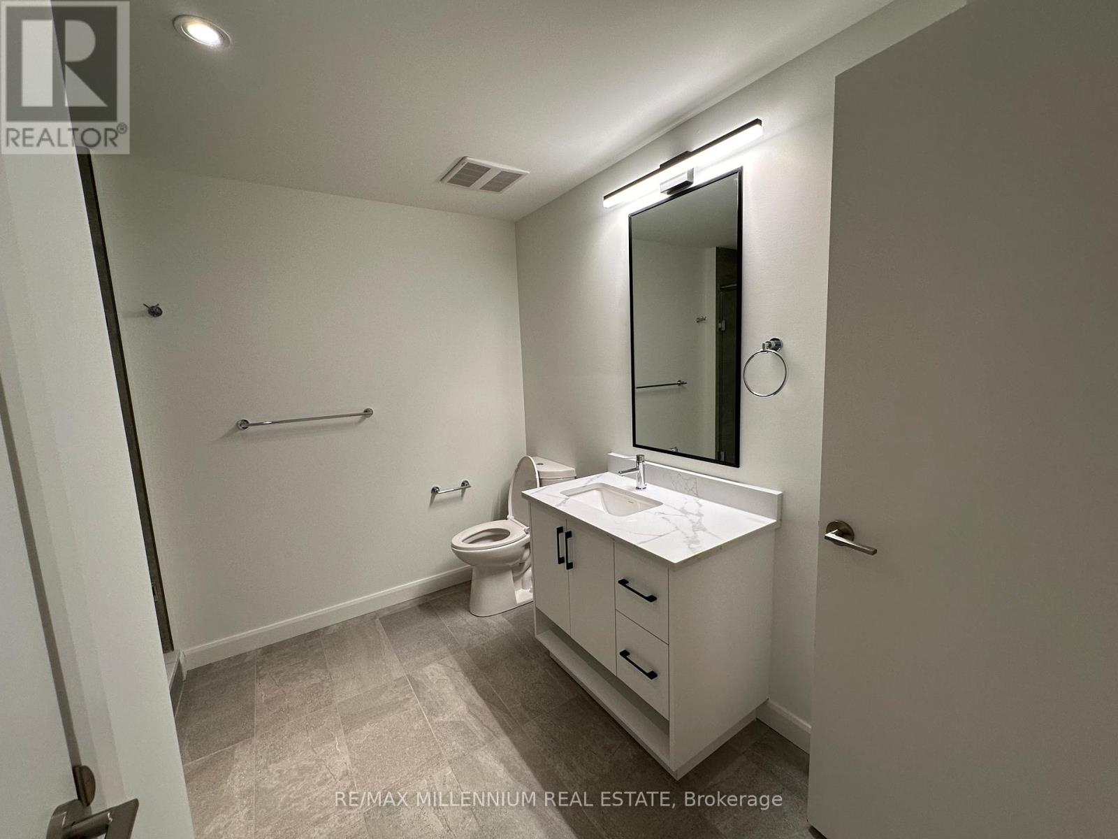 1006 - 741 King Street W, Kitchener, Ontario  N2G 0E9 - Photo 7 - X12895266