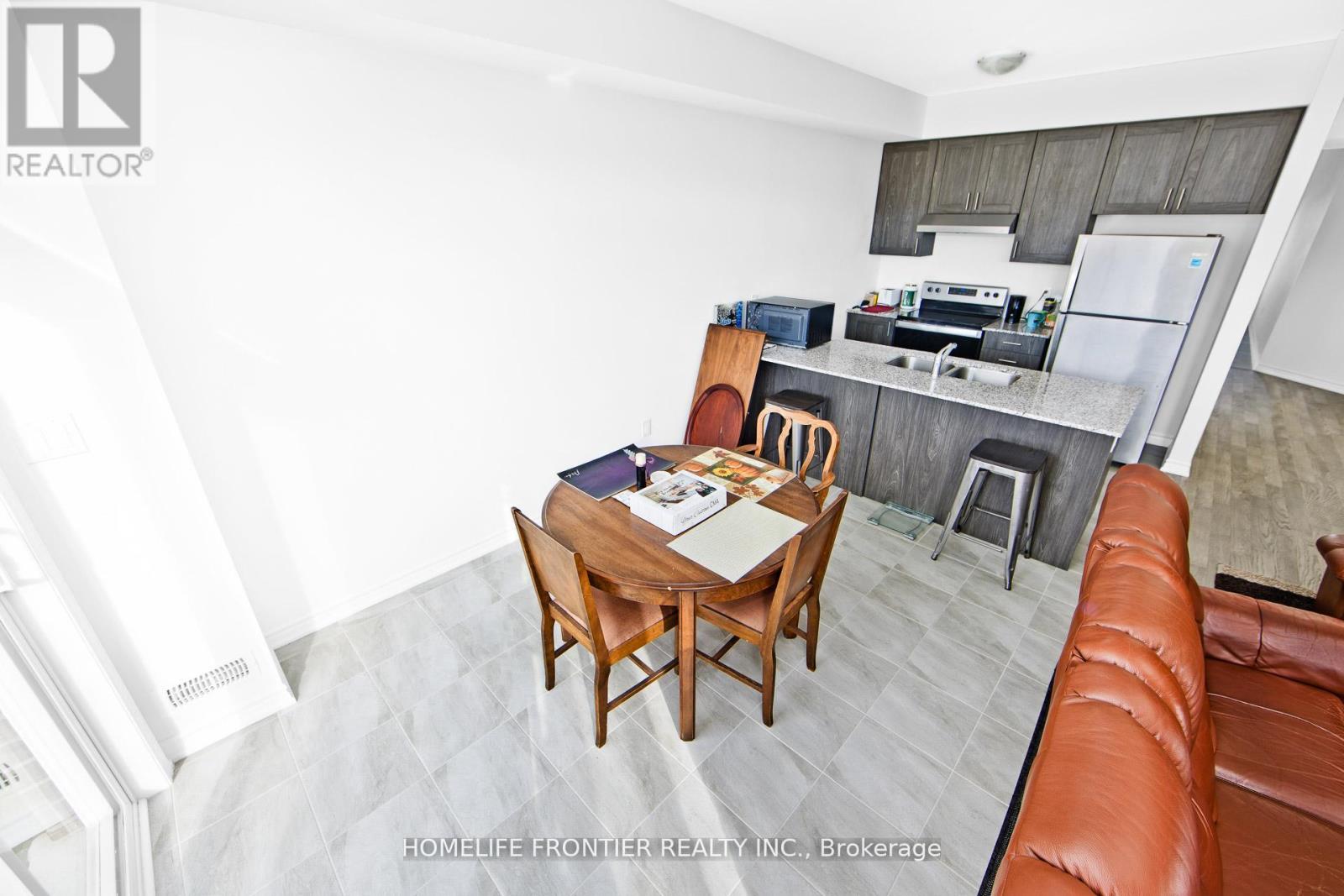 11 Spruceside Drive, Kawartha Lakes (Bobcaygeon), Ontario  K0M 1A0 - Photo 4 - X12895276