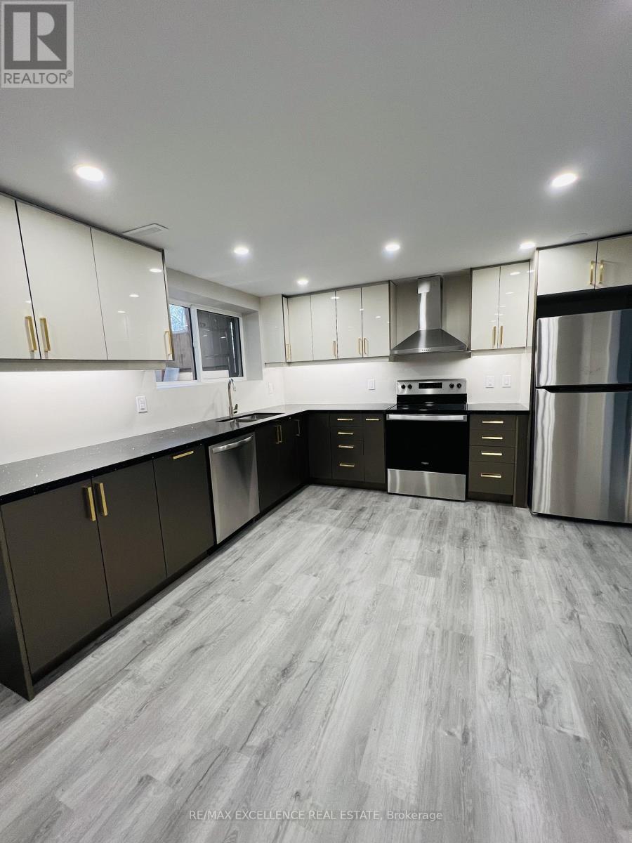 104 Meredith Drive, St. Catharines, Ontario  L2M 6C7 - Photo 2 - X12895296