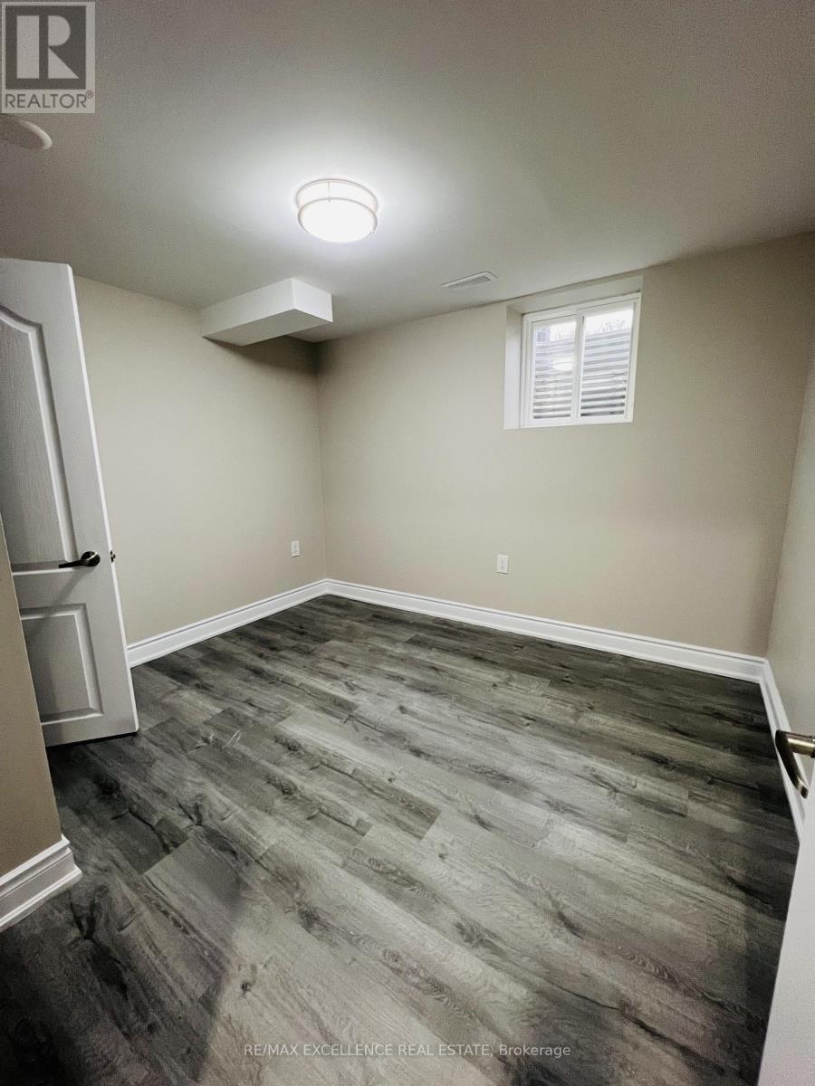 104 Meredith Drive, St. Catharines, Ontario  L2M 6C7 - Photo 5 - X12895296