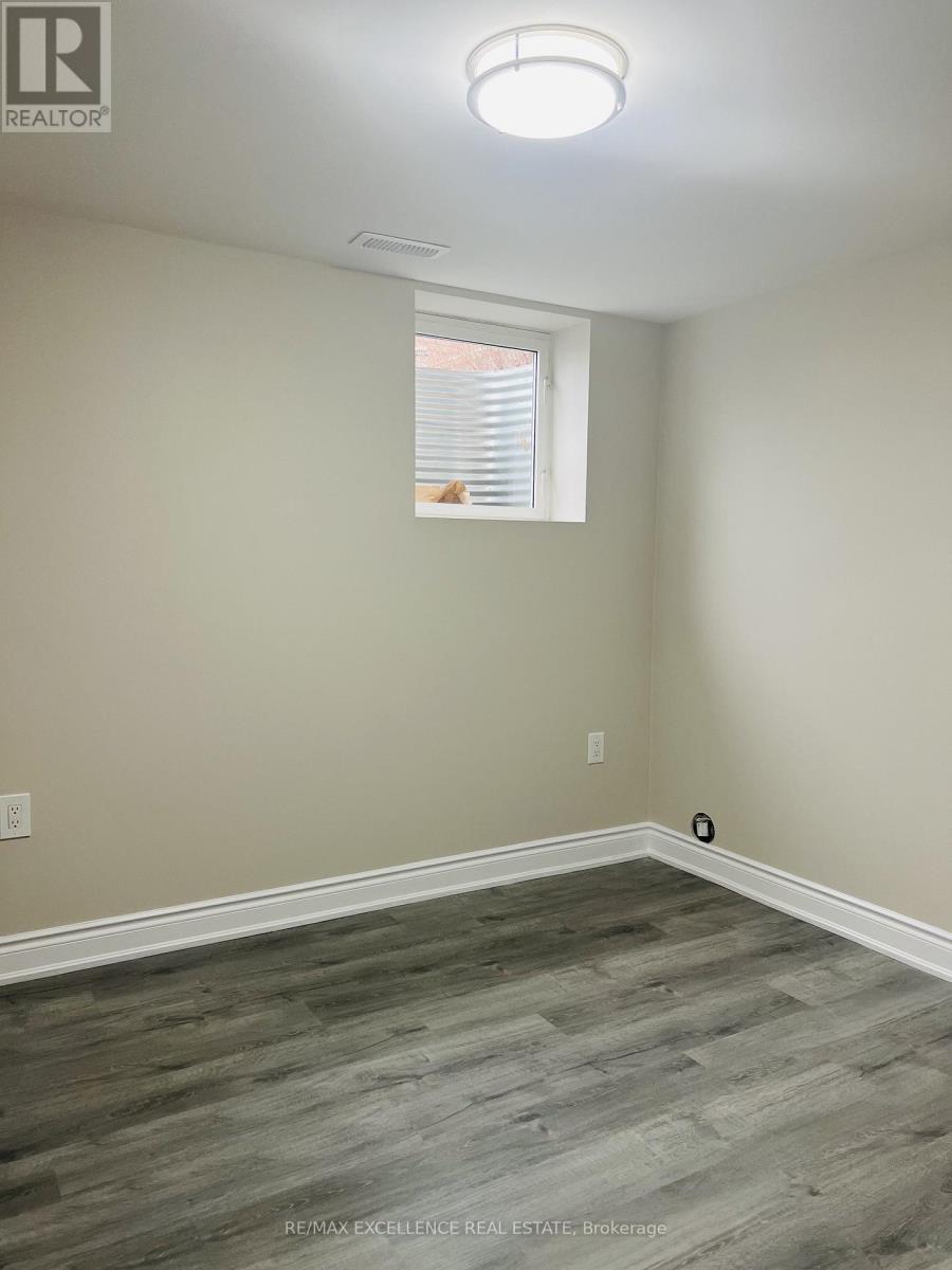 104 Meredith Drive, St. Catharines, Ontario  L2M 6C7 - Photo 9 - X12895296