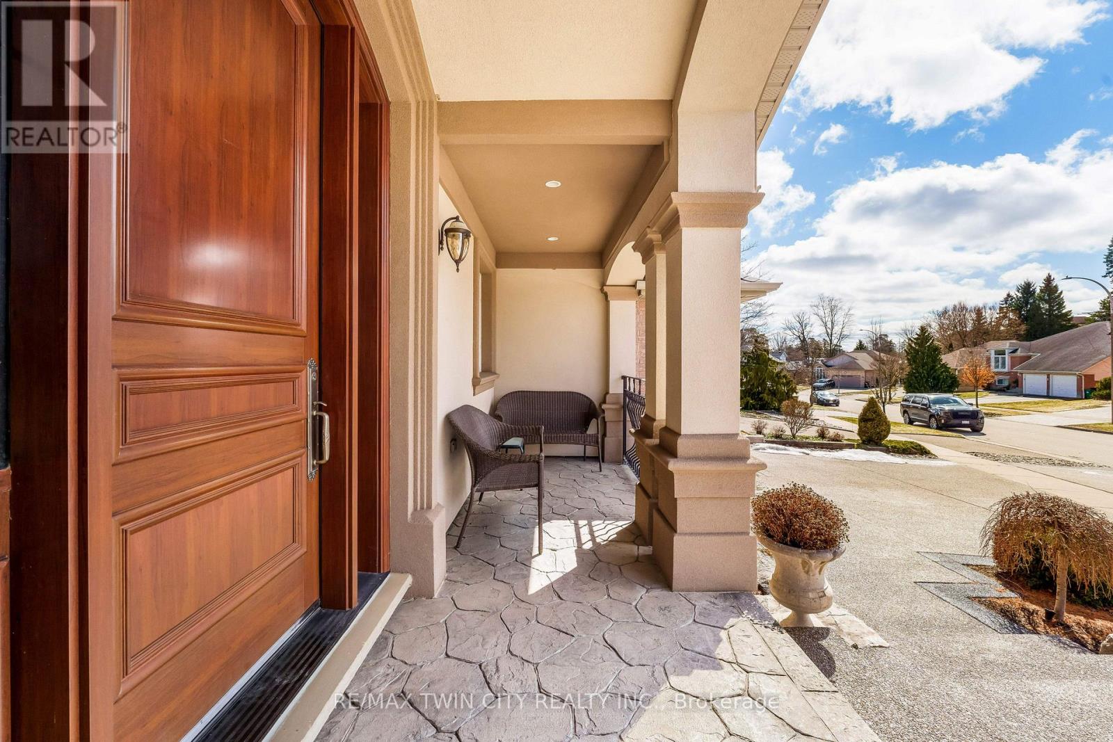 60 Chandos Drive, Kitchener, Ontario  N2A 3C2 - Photo 2 - X12895324