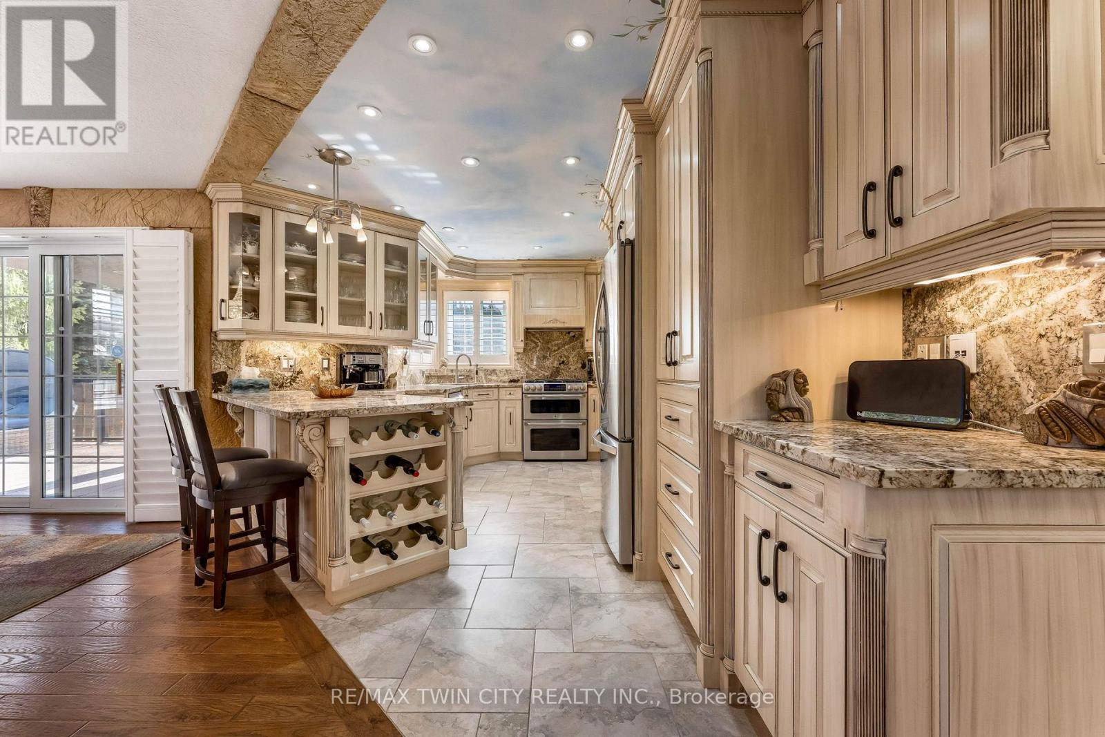 60 Chandos Drive, Kitchener, Ontario  N2A 3C2 - Photo 8 - X12895324