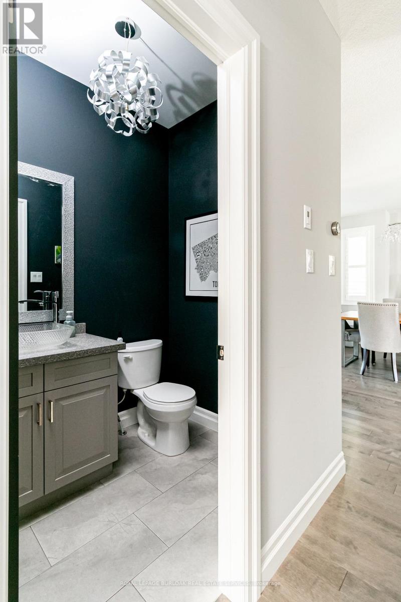 19 Purnell Drive, Hamilton, Ontario  L9C 0C6 - Photo 17 - X12895344