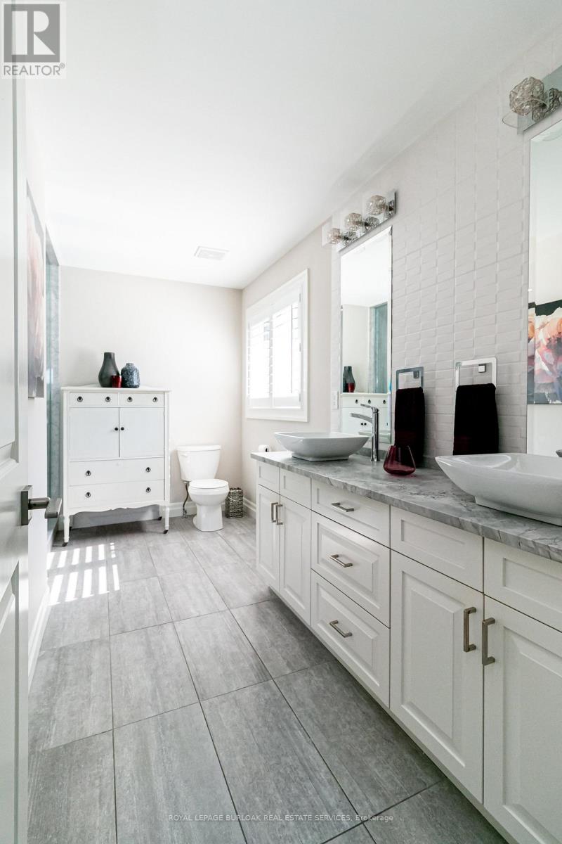 19 Purnell Drive, Hamilton, Ontario  L9C 0C6 - Photo 21 - X12895344