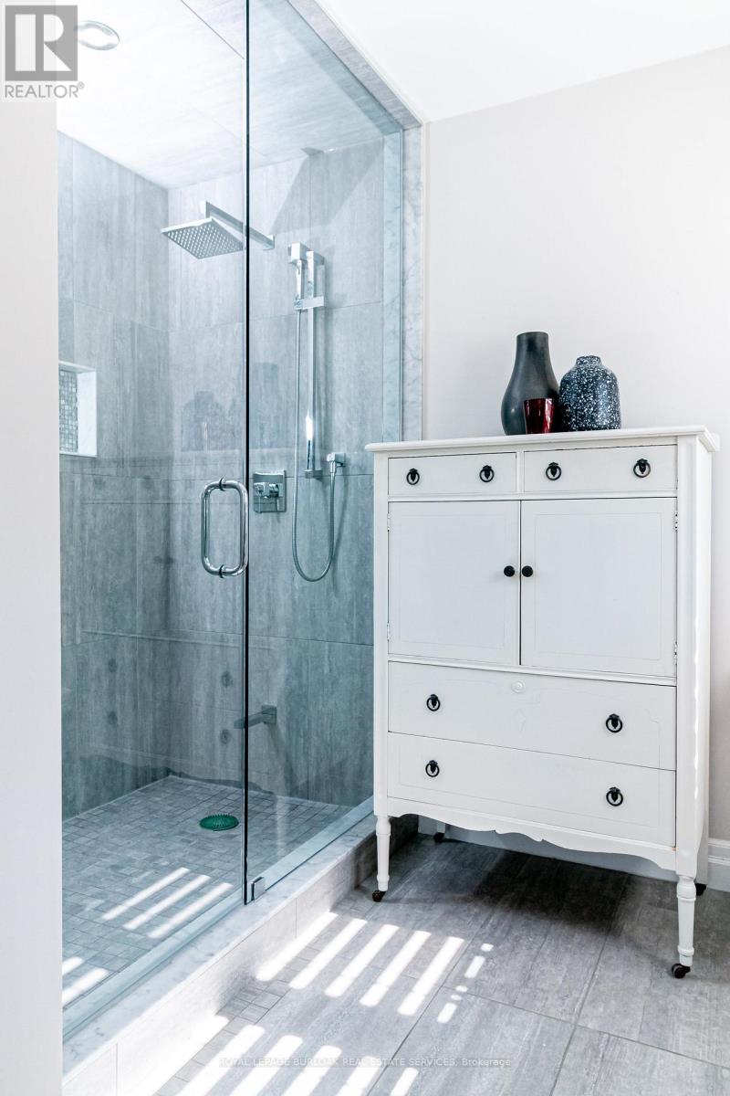 19 Purnell Drive, Hamilton, Ontario  L9C 0C6 - Photo 22 - X12895344