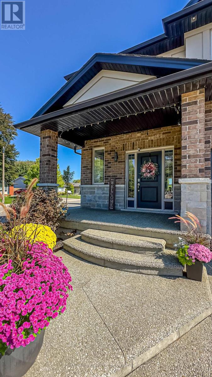 19 Purnell Drive, Hamilton, Ontario  L9C 0C6 - Photo 4 - X12895344