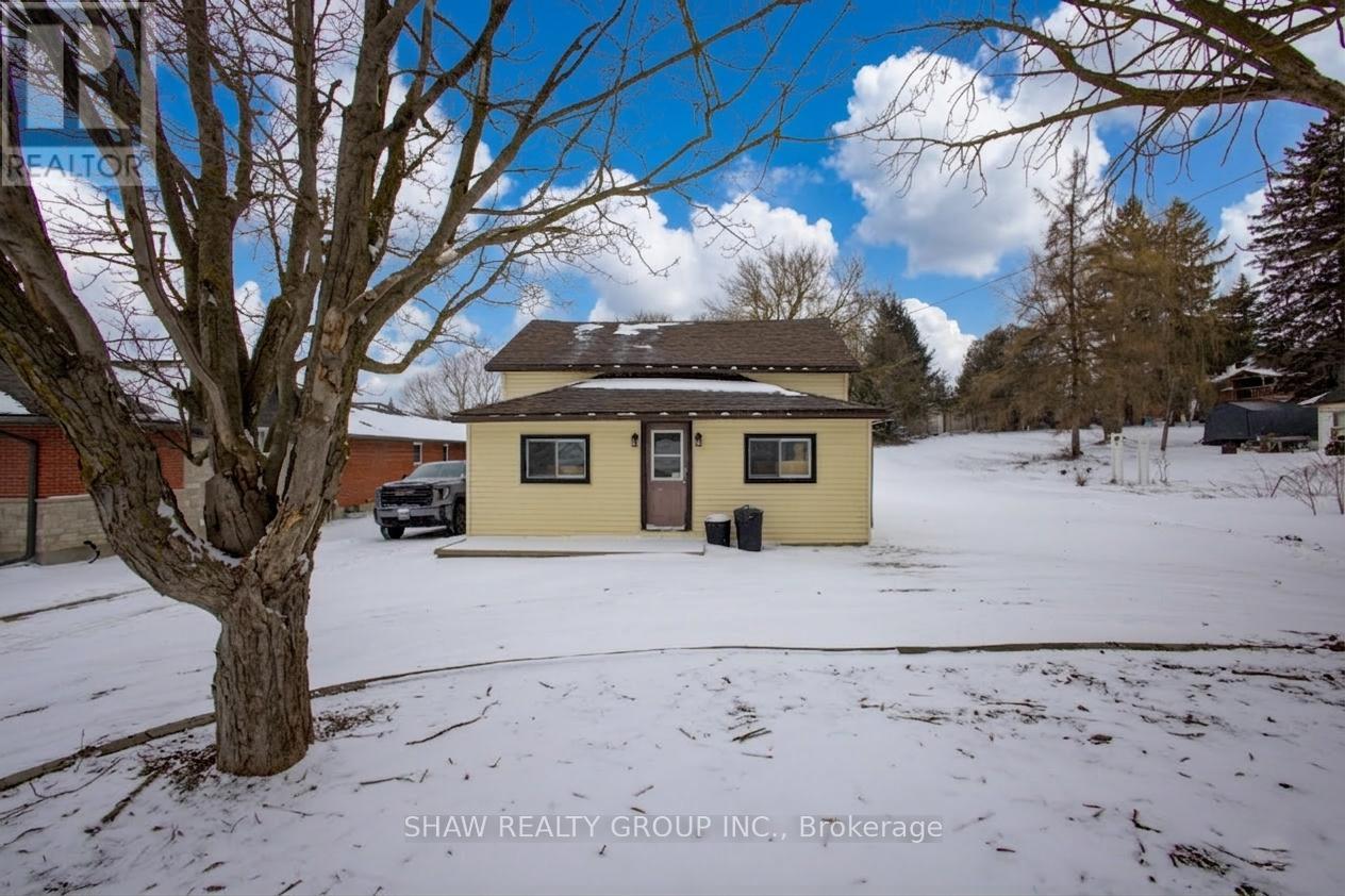 21 Main Street W, Mapleton, Ontario  N0G 1P0 - Photo 1 - X12895358