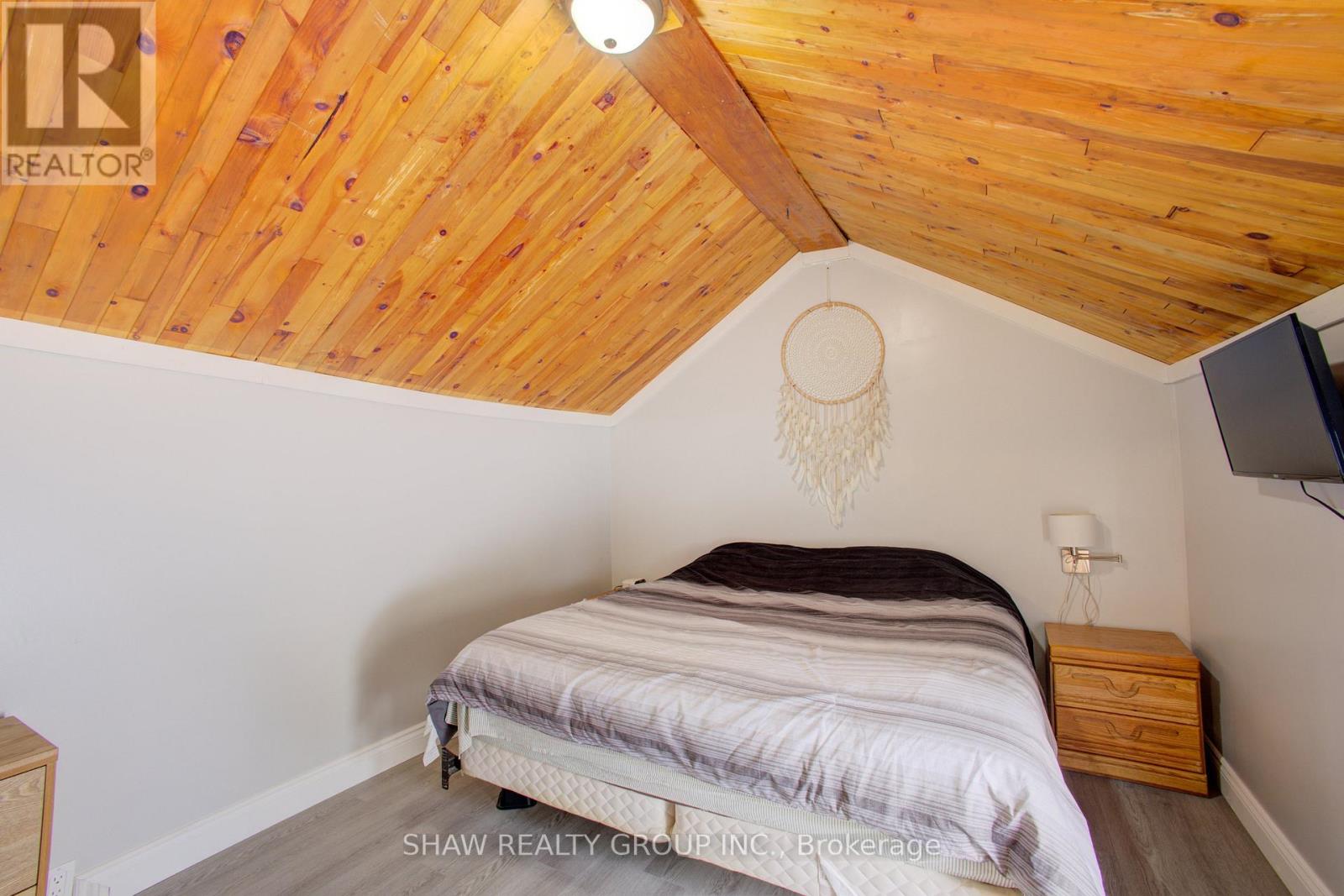 21 Main Street W, Mapleton, Ontario  N0G 1P0 - Photo 18 - X12895358