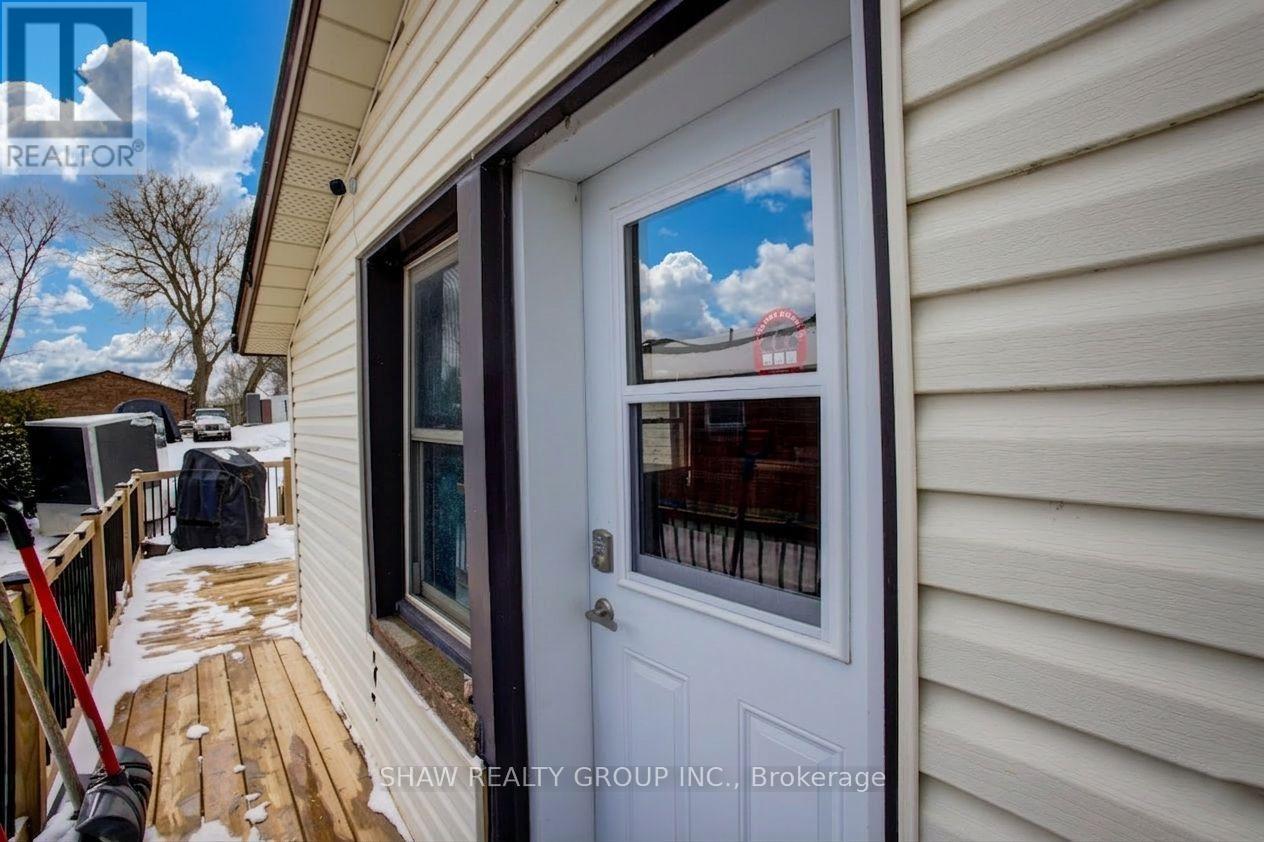 21 Main Street W, Mapleton, Ontario  N0G 1P0 - Photo 19 - X12895358