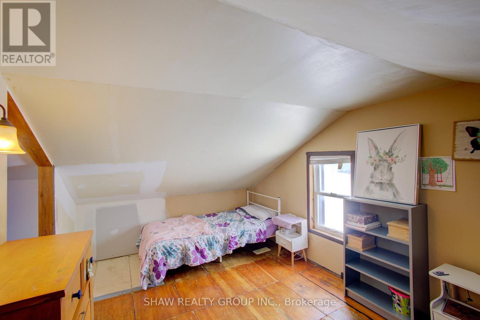 21 Main Street W, Mapleton, Ontario  N0G 1P0 - Photo 6 - X12895358