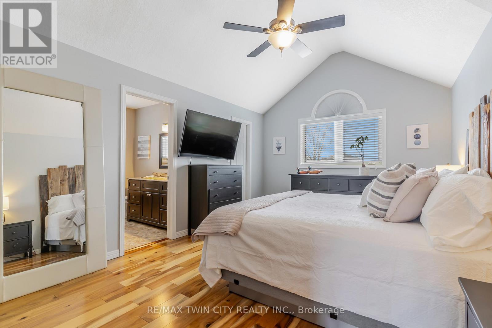 685 Coldstream Drive W, Waterloo, Ontario  N2V 2J1 - Photo 16 - X12895372