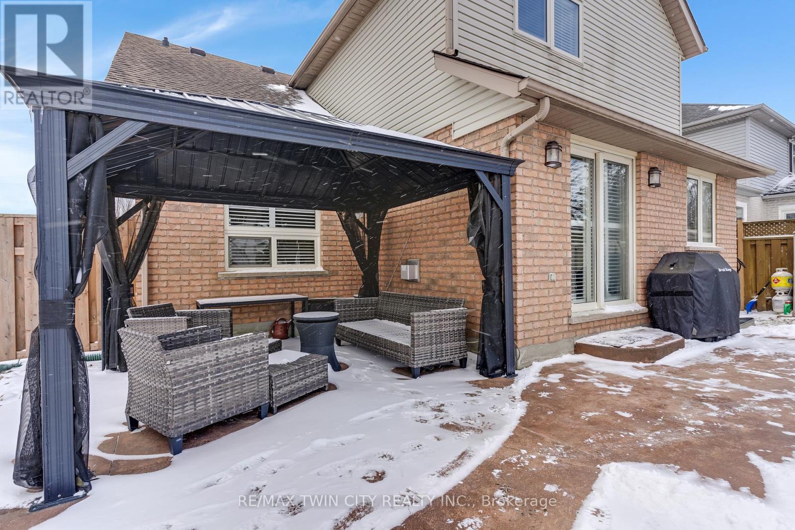 685 Coldstream Drive W, Waterloo, Ontario  N2V 2J1 - Photo 35 - X12895372