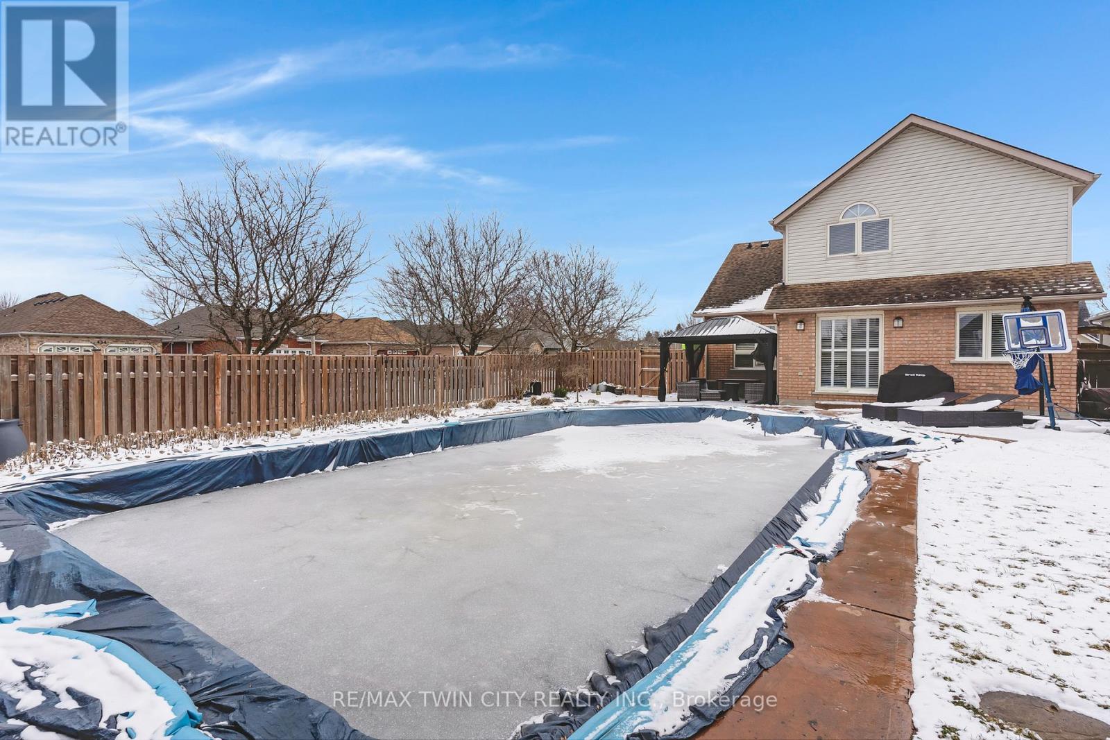 685 Coldstream Drive W, Waterloo, Ontario  N2V 2J1 - Photo 40 - X12895372