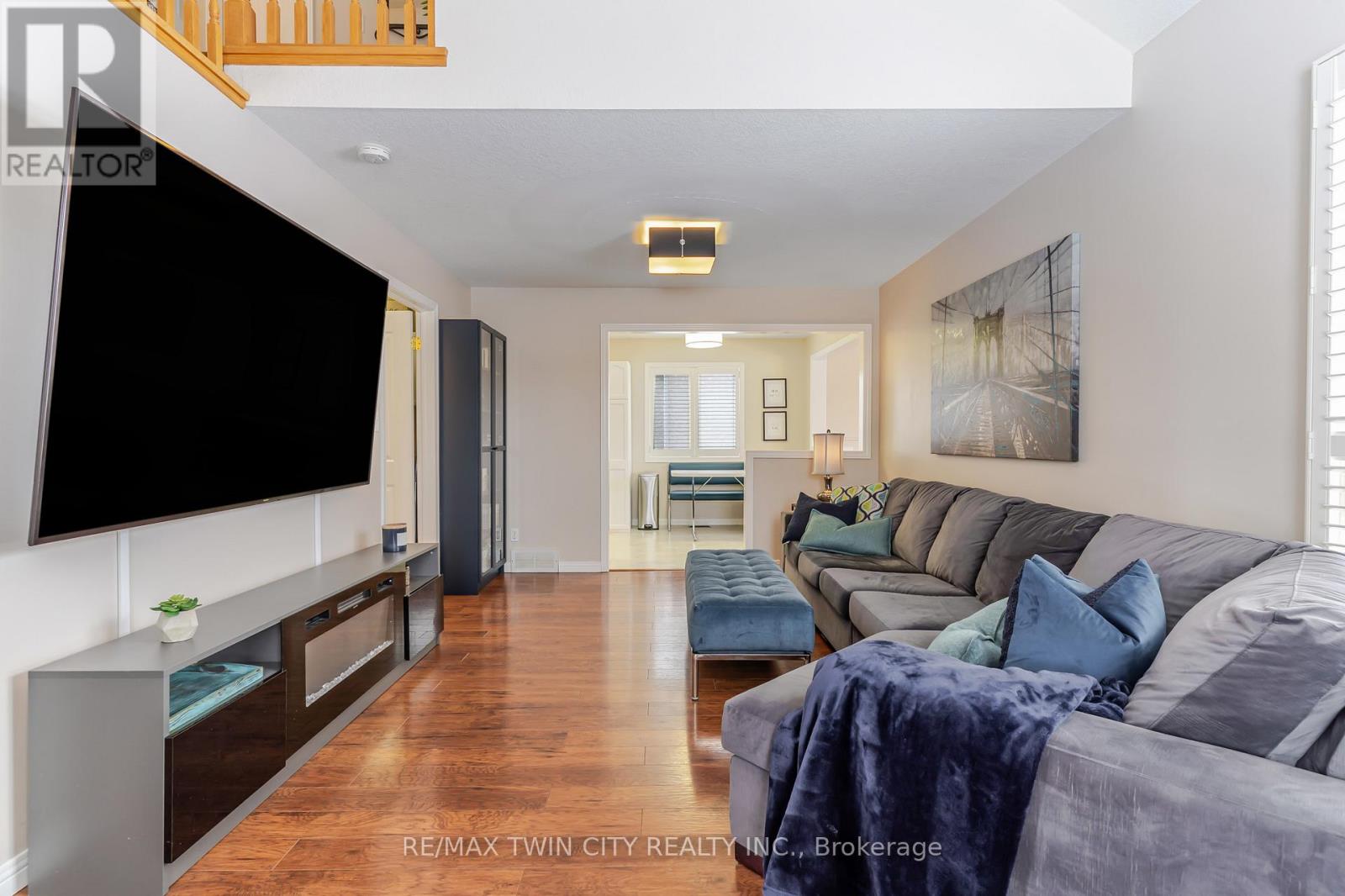 685 Coldstream Drive W, Waterloo, Ontario  N2V 2J1 - Photo 7 - X12895372