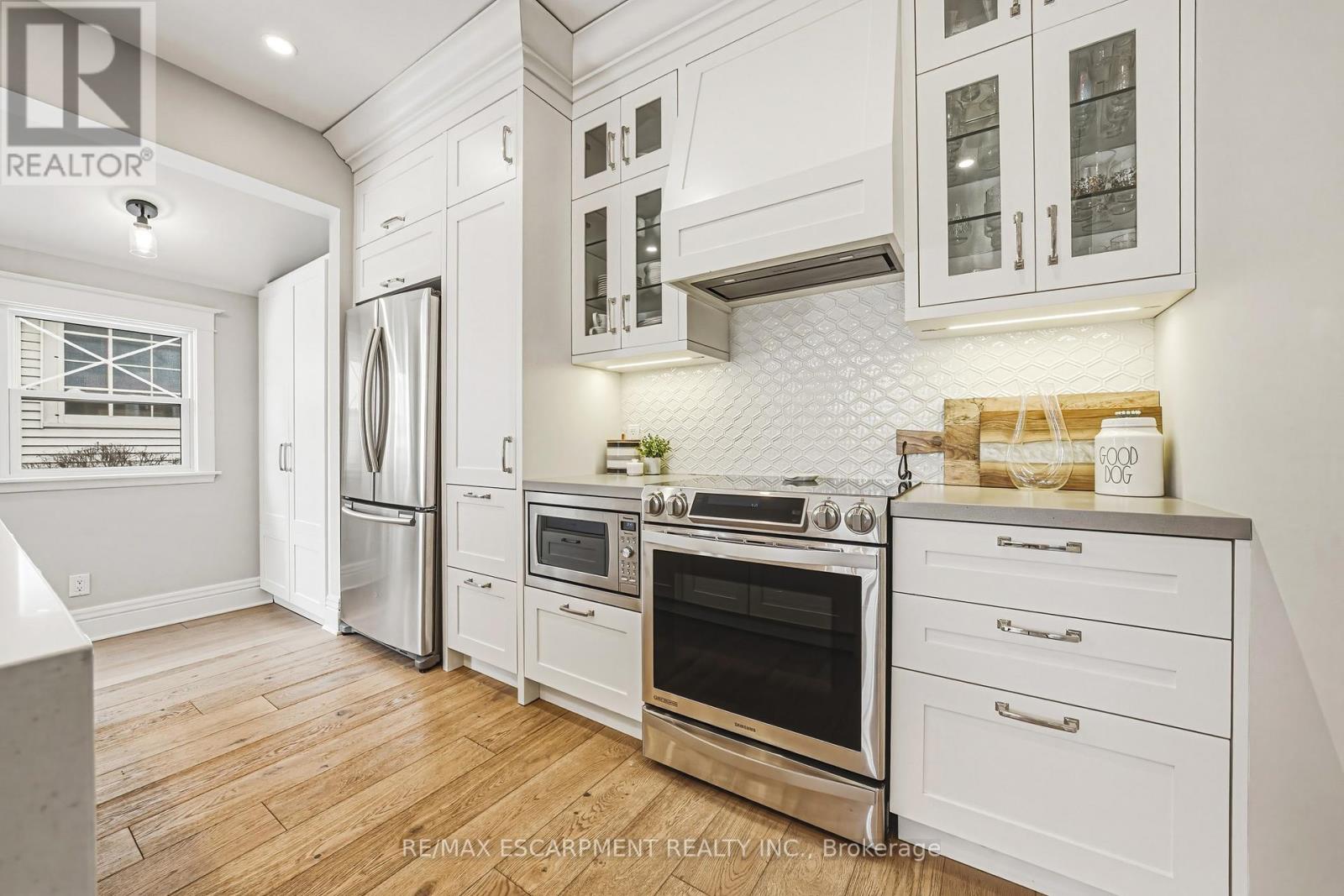 6 Nelles Boulevard, Grimsby, Ontario  L3M 3R1 - Photo 11 - X12895432