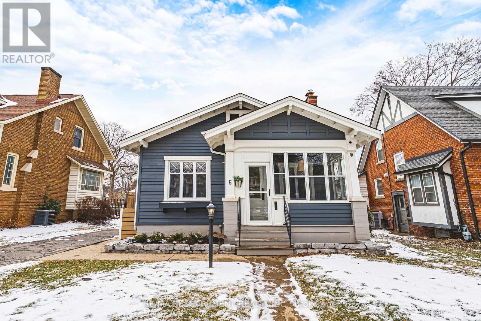 6 Nelles Boulevard, Grimsby, Ontario  L3M 3R1 - Photo 2 - X12895432